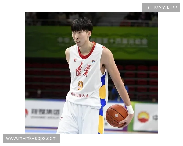 CBA周琦恢复训练状态渐入佳境：重返巅峰的坚实步伐