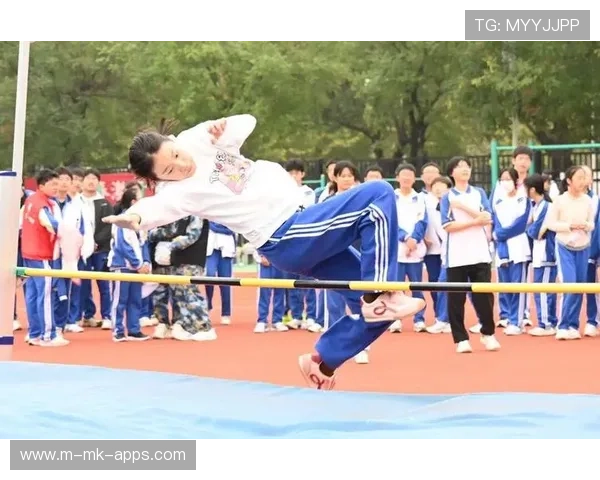 场内“最燃瞬间”!运动员冲刺点燃全场! 场内“最燃瞬间”!运动员冲刺点燃全场!